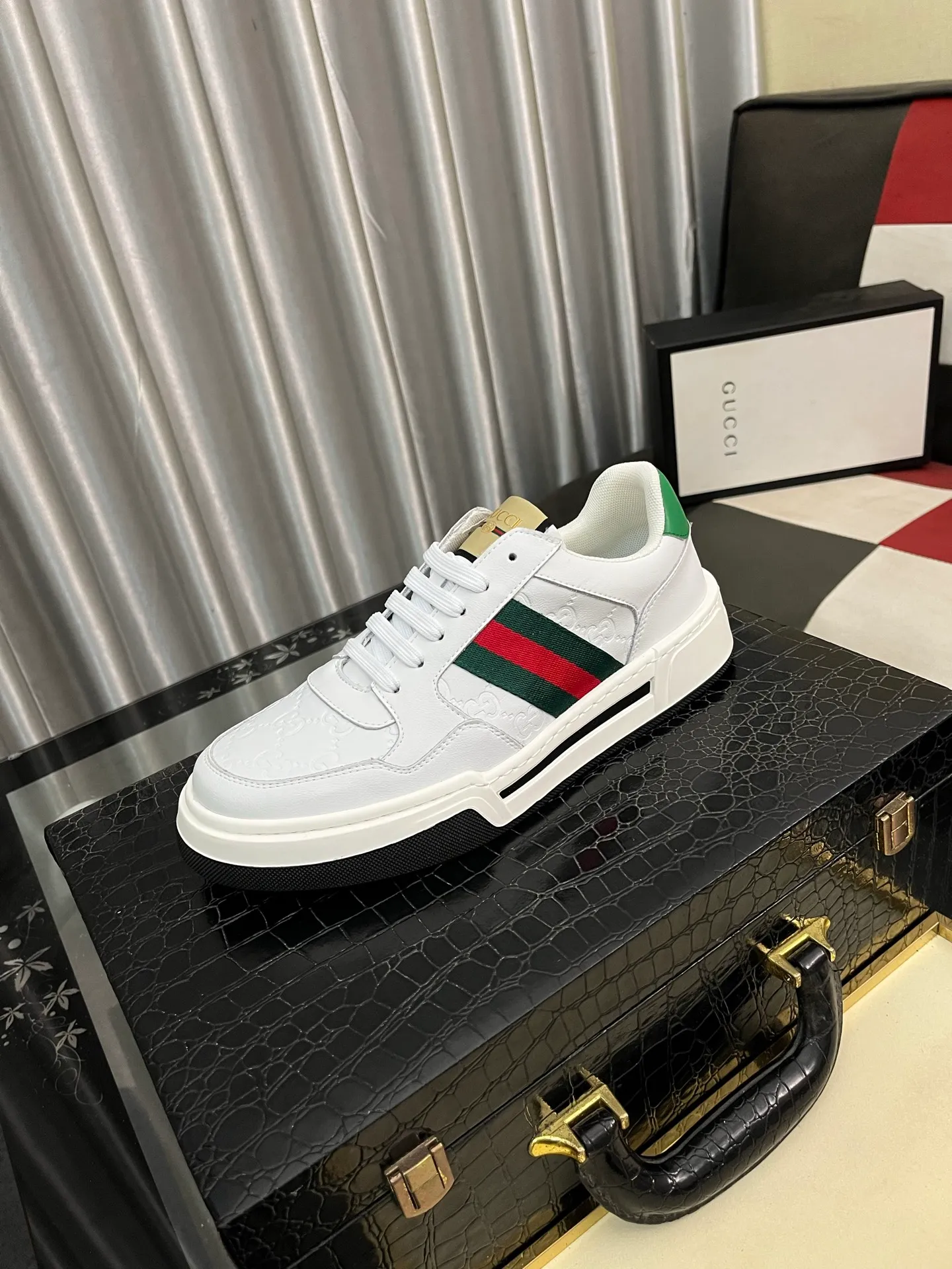 Men's Men's Shoes💰420⌚️⌚️【GUCCI】Gucci men's latest white shoe series casual shoes! The official website is built 1:1. Upper: Made of imported cowhide, with electric embroidery ➕Inner lining: Made of high-quality first-layer pigskin, soft and comfortable. Picky material selection and exquisite workmanship give you the best enjoyment. Size: 38-443️⃣Colors available